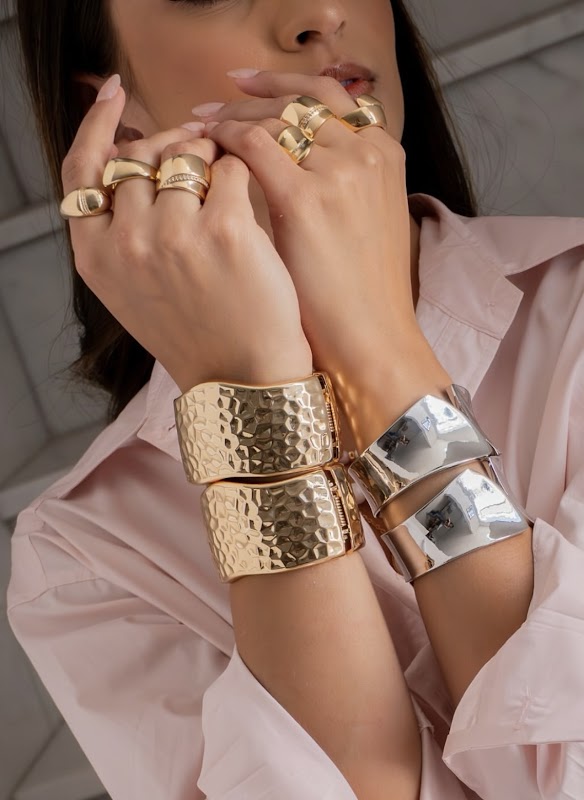 E só uma coisinha - Semijoias ouro, prata e pedras naturais