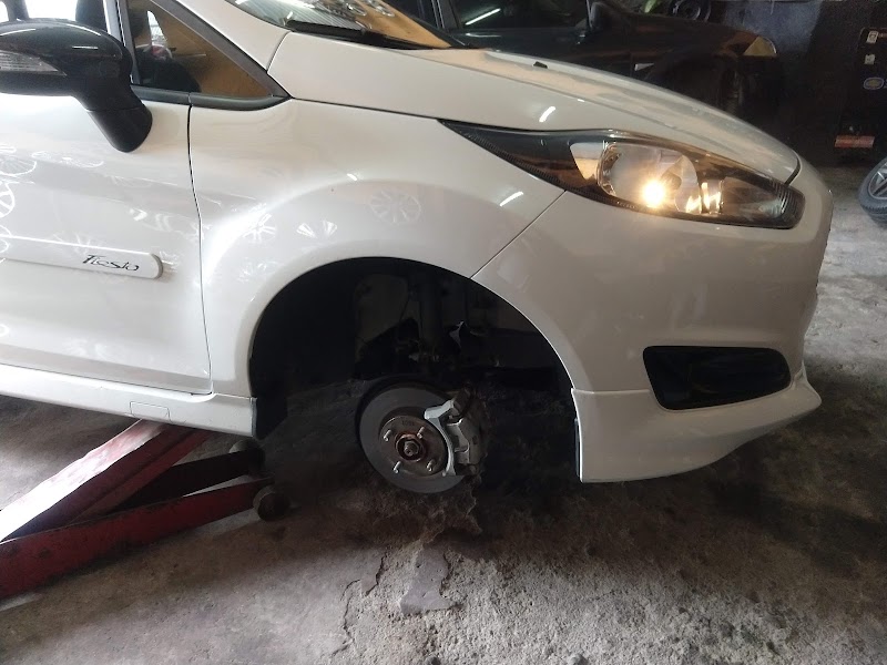 Foto 6 de J J Borracharia