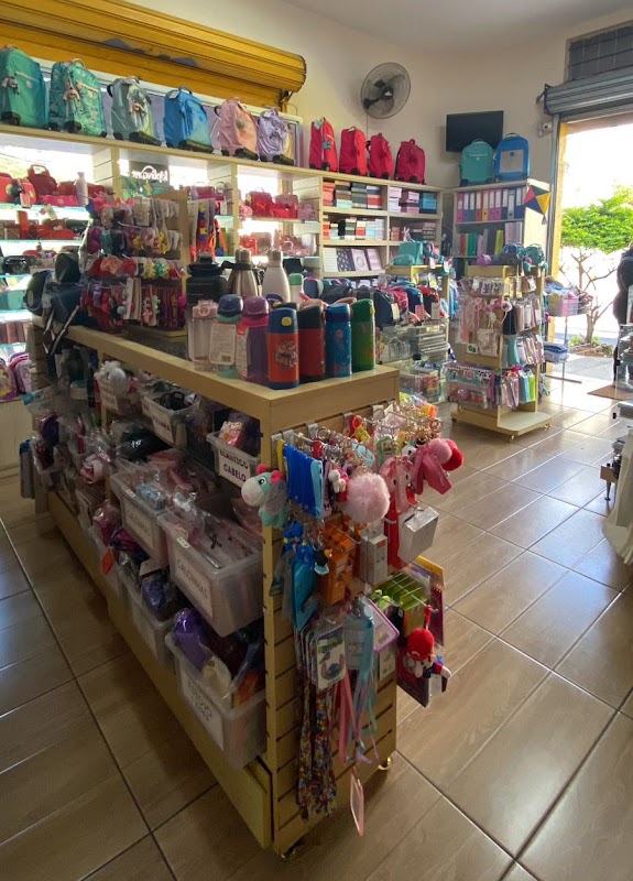 Bruxinha Papelaria e Brinquedos - Papelaria em Centro, Guarulhos/SP - Foto 2