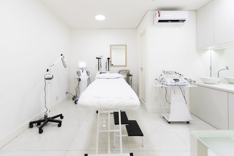 Clínica Dra. Larissa Viana - Dermatologista, Fotona Guarulhos,Tricologista e Estética - Salão de Beleza em Centro, Guarulhos/SP - Foto 3