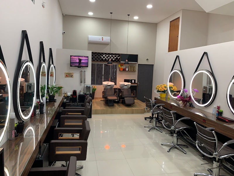 Edy Oliveira Salon Studio - Salão de Beleza em Centro, Guarulhos/SP - Foto 3